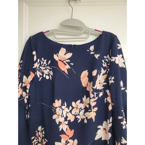 Women's Eliza J Navy & Pink Floral Knee Length Dress w/ Bell Sleeves | Size 8 - Picture 5 of 10